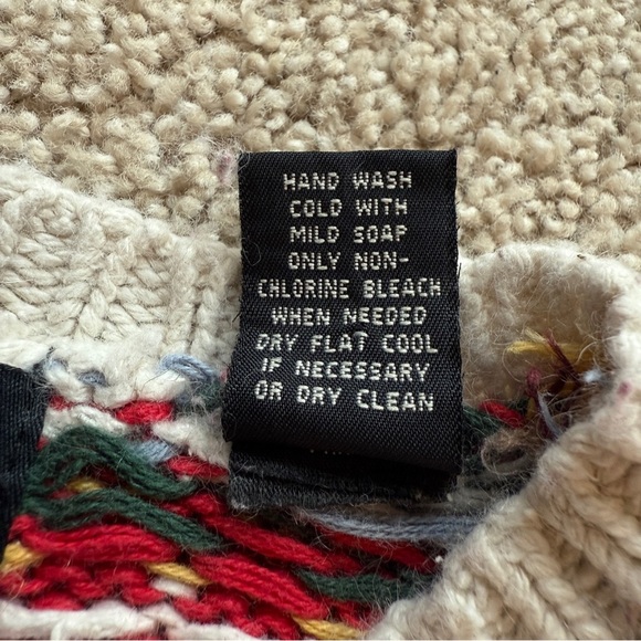 VTG! 90s American Eagle Women’s Holiday Print Angora Blend Sweater L Knit Casual - Picture 8 of 8